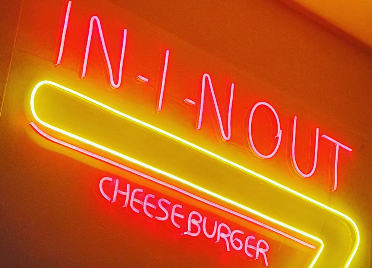 There’s a Very Familiar Looking Restaurant Called In-I-Nout in Mexico