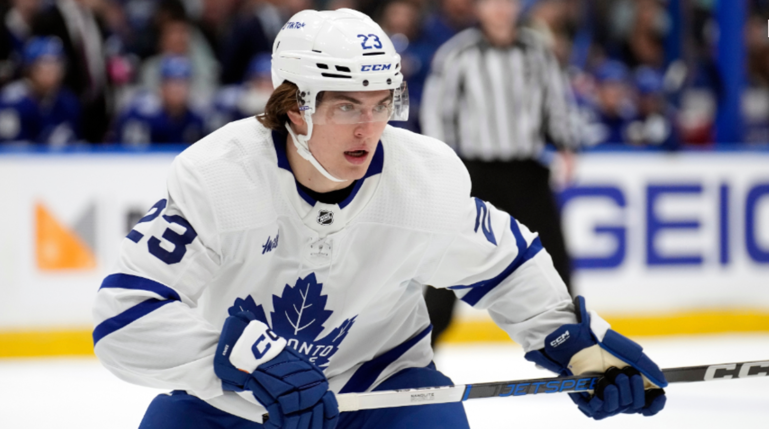 Knies scores OT winner as Leafs beat Bruins