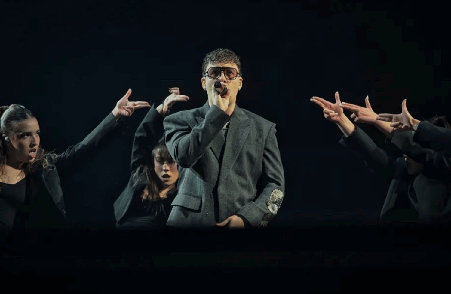 Quevedo kicks off his highly anticipated Buenas Noches Tour with a sold-out …